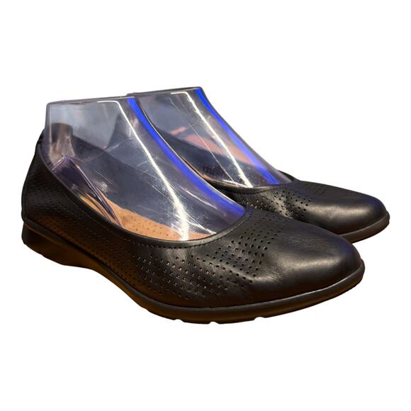 CLARKS Jenette Ease Perforated Women's 7.5 Black Leather Super Flex Ballet Flats - Picture 7 of 12